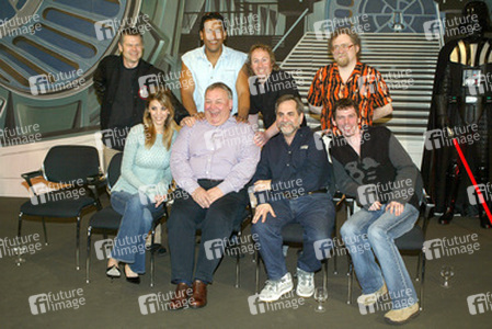 Hans Jenssen (Künstler), Jay Laga'aia (Schauspieler), Richard Chasemore (Künstler), Aaron Allston (Autor), Amy Allen (Schauspielerin), Ian Liston (Schauspieler), Steve Sansweet (Autor), Alan Ruscoe (Schauspieler)