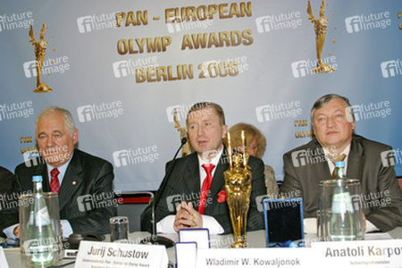 Leonid Michailowitsch Roschal, Jurij Schustow, Anatoli Jewgenjewitsch Karpow