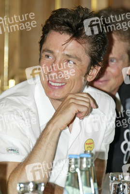 Dominic Keating