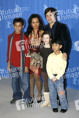 Jan Nicdao, Marife Necesito, Gael Garcia Bernal, Sophie Nyweide, Martin Delos Santos