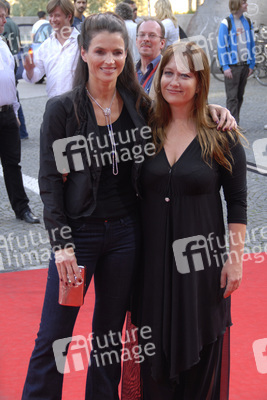 Julia Ormond, Jennifer Chambers Lynch