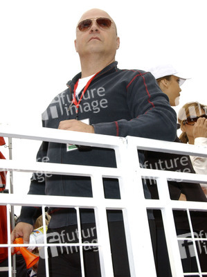 Michael Chiklis