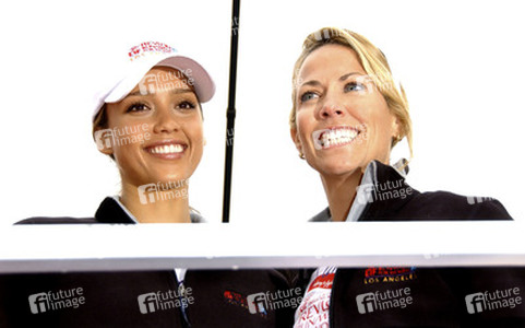 Jessica Alba, Sheryl Crow