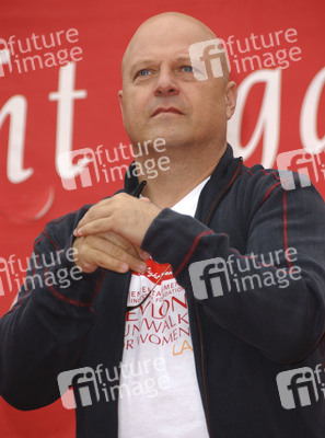 Michael Chiklis