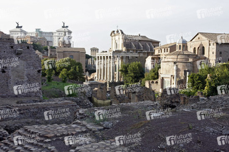 Tempio di Antonino e Faustina / Tempel des Antoninus Pius und der Faustina