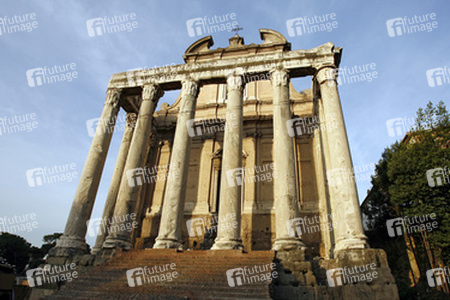 Tempio di Antonino e Faustina / Tempel des Antoninus Pius und der Faustina