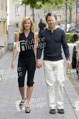 Rebecca Staab, William deVry