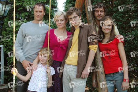 Markus Knüfken, Susanna Simon, Stefan Miess, Pasquale Aleardi, Emilia Schüle, Kara McSorley