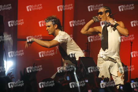 Jay Khan, Mikel Johnson