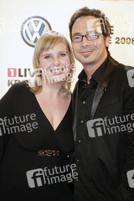 Matthias Opdenhövel mit Begleitung