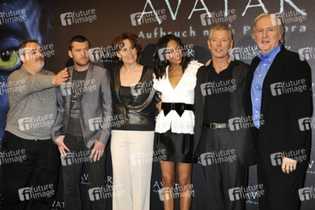 Jon Landau, Sam Worthington, Sigourney Weaver, Zoe Saldana, Stephen Lang, James Cameron