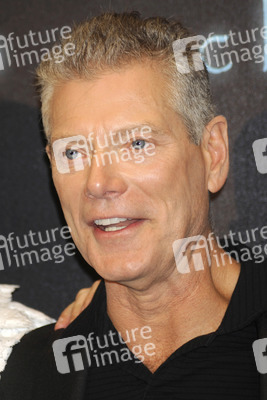 Stephen Lang