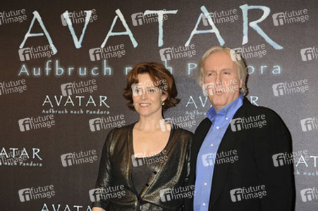Sigourney Weaver, James Cameron