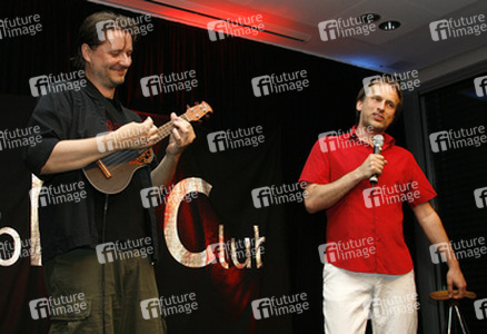 Nico Walser, Thommi Baake