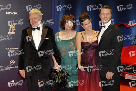 Hardy Krüger mit Ehefrau Anita und Hardy Krüger Jr. mit Ehefrau Katrin Fehringer