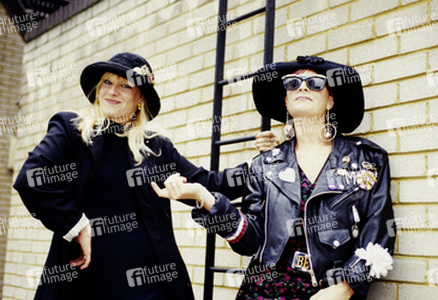 Photoshooting mit Voice of the Beehive in London