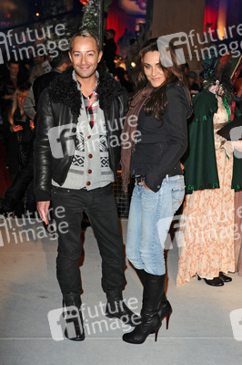 Scott Henshall mit Begleitung