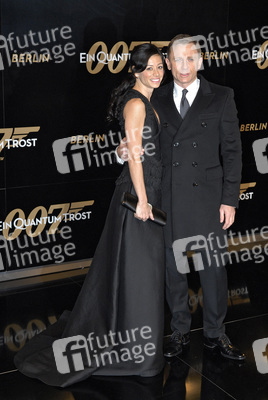 Satsuki Mitchell, Daniel Craig