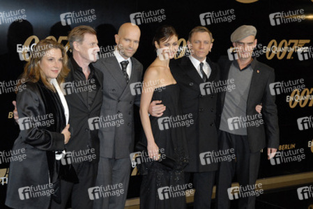 Barbara Broccoli, Jesper Christensen, Marc Forster, Olga Kurylenko, Daniel Craig, Anatole Taubman