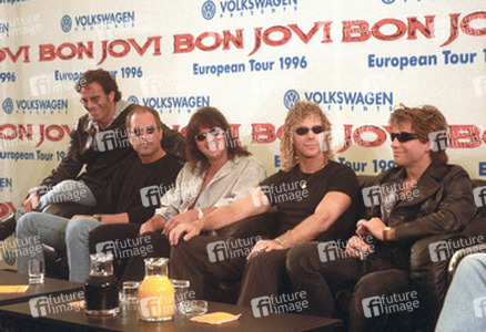 Tico Torres, Hugh McDonald, Richie Sambora, David Bryan, Jon Bon Jovi