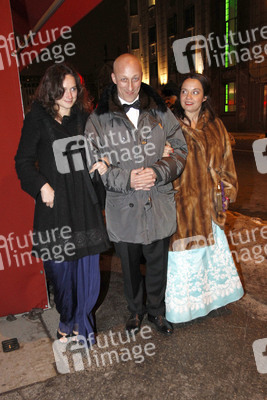 Oliver Hirschbiegel mit Begleitung