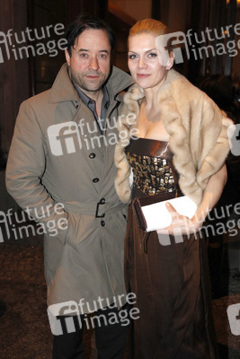 Jan Josef Liefers, Anna Loos