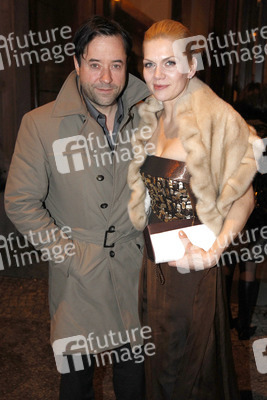 Jan Josef Liefers, Anna Loos