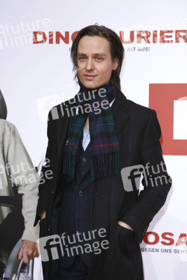 Tom Schilling