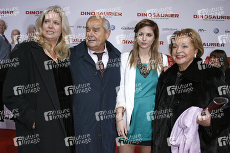 Walter Giller und Nadja Tiller mit Tochter Natascha und Enkelin Alexia