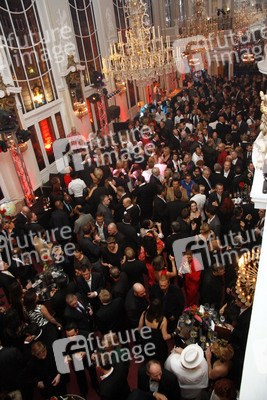 Tanzsaal mit Gästen