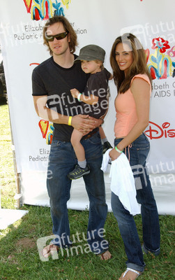 Mark Paul Gosselaar, Lisa Ann Russell