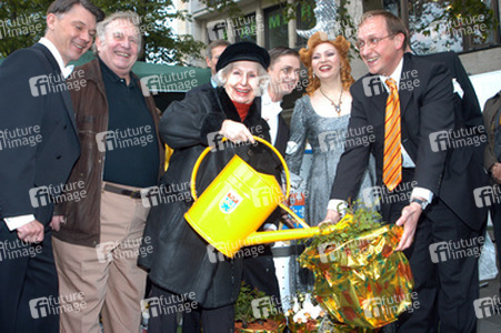 Klaus Sonnenschein, Edith Hancke, Klaus-Dieter Gröhler, 'Comedian Harmonists treffen Frau Luna'-Ensemble