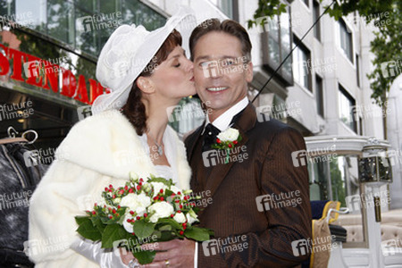 Viola Wedekind, Jacques Breuer