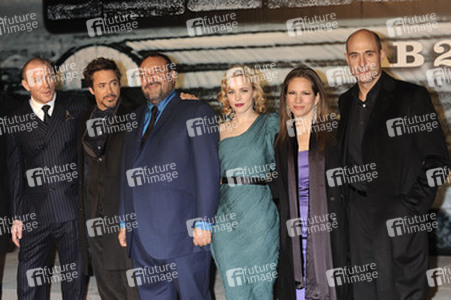 Guy Ritchie, Robert Downey Jr., Joel Silver, Rachel McAdams, Susan Downey, Mark Strong
