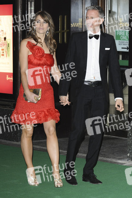 Elizabeth Hurley, Patrick Cox