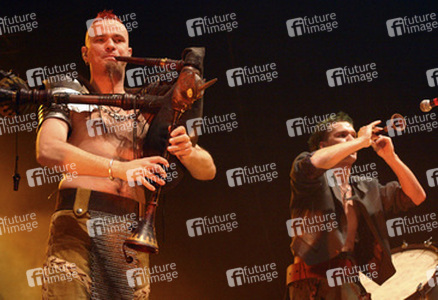 Yellow Pfeiffer / Boris Pfeiffer, Flex der Biegsame / Marco Zorzytzky