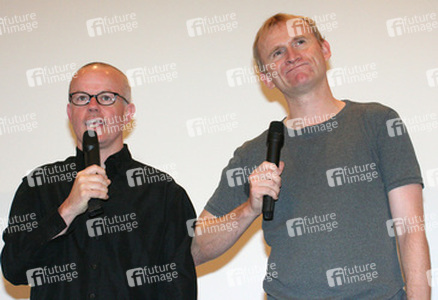 Gary Jones, Dean haglund