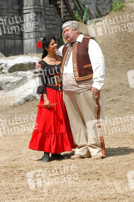 Clara Vélez, Helmut Krausss