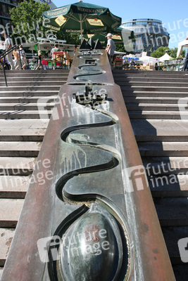 Treppenlauf am Weltkugelbrunnen