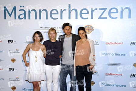 Jana Pallaske, Nadja Uhl, Regisseur Simon Verhoeven, Liane Forestieri