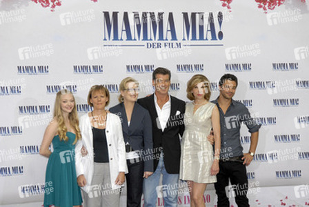 Amanda Seyfried, Phyllida Lloyd, Meryl Streep, Pierce Brosnan, Christine Baranski, Dominic Cooper