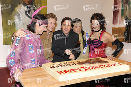 Michael Bully Herbig mit dem 'Der Schuh des Manitu'-Cast