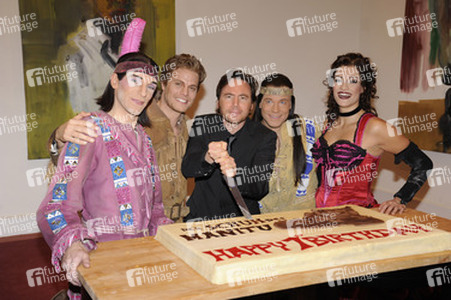 Michael Bully Herbig mit dem 'Der Schuh des Manitu'-Cast