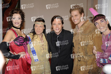 Michael Bully Herbig mit dem 'Der Schuh des Manitu'-Cast