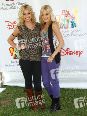 Alyson Michalka, Amanda Michalka