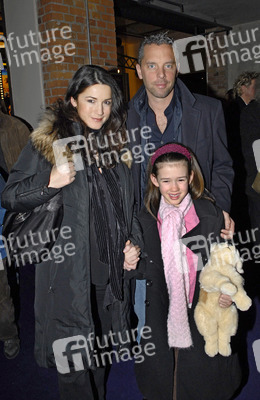 Mariella Ahrens mit Mann Patrick Graf Faber-Castell und Tochter Isabella