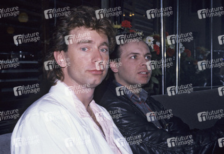 Pressekonferenz mit Sharpe & Numan in London