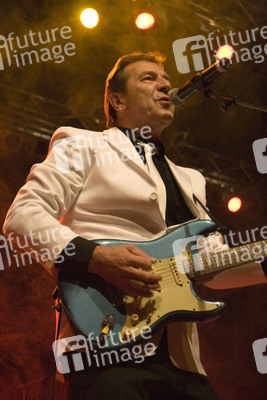 The Shadows feat. Bruce Welch