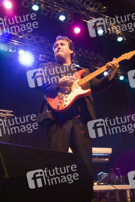 The Shadows feat. Bruce Welch