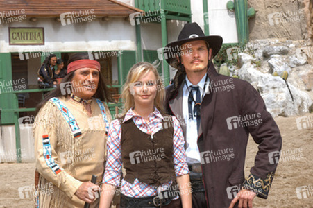 Gojko Mitic, Saskia Valencia, Götz Otto